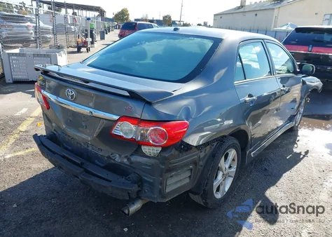 2011 Toyota Corolla S z USA, uszkodzony, nr VIN 2T1BU4EE4BC557365